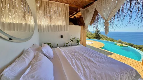 Dalaman Havalimanı Faralya VIP Transfer Mercedes Vito Lüks Karşılama - Ege Vip Tur ile Faralya Butik Otellerine ve Balayı Tesislerine Güvenli Ulaşım Desteği.