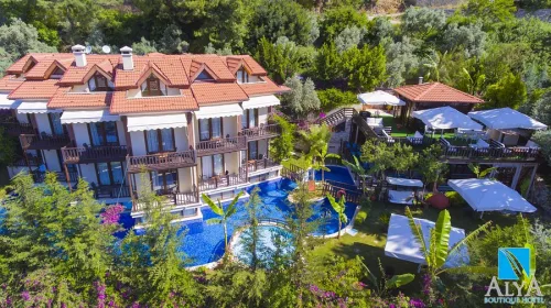 Alya Hotel Göcek misafirleri için Dalaman Havalimanı profesyonel karşılama hizmeti ve Ege VIP Tur lüks araç filosu.