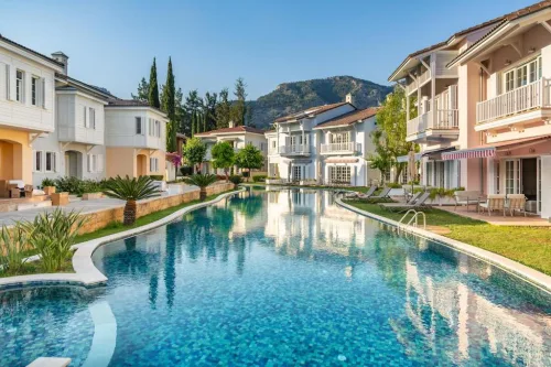 Göcek Portvillas by Villa Safiya misafirleri için Dalaman Havalimanı VIP karşılama ve lüks Mercedes Vito transfer aracı.