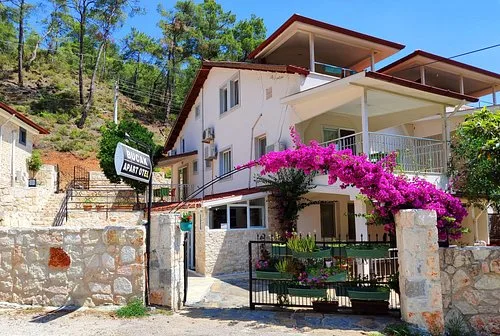 Bucak Apart Hotel misafirleri için Dalaman Havalimanı özel VIP karşılama ve lüks transfer aracı.