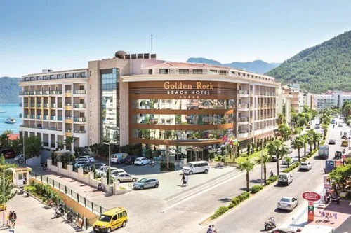 Dalaman Havalimanı'ndan Marmaris Golden Rock Beach Hotel'e ulaşım sağlayan Ege VIP Tur lüks transfer aracı ve Gökova Marmaris yolundaki eşsiz çam ormanı manzarası.