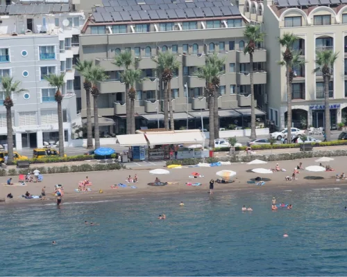 Dalaman Hava Limanından Marmarisdəki Sunprime Beachfront Hotel üçün VIP transfer xidmətini göstərən nəqliyyat görüntüsü.