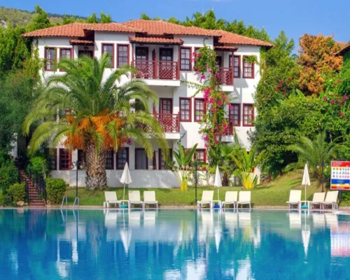 Alize Hotel Ölüdeniz üçün Ölüdeniz bölgəsində Dalaman Hava Limanı VIP transfer və özəl otel çatdırılmasını göstərən hero şəkli.