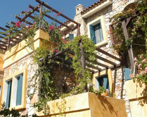 Symbola Ölüdeniz Beach üçün Ölüdeniz bölgəsində Dalaman Hava Limanı VIP transfer və özəl otel çatdırılmasını göstərən hero şəkli.